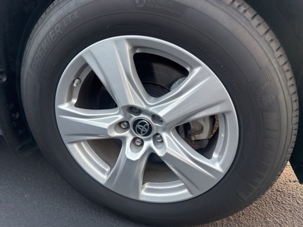 Used 2024 Toyota Highlander SUV