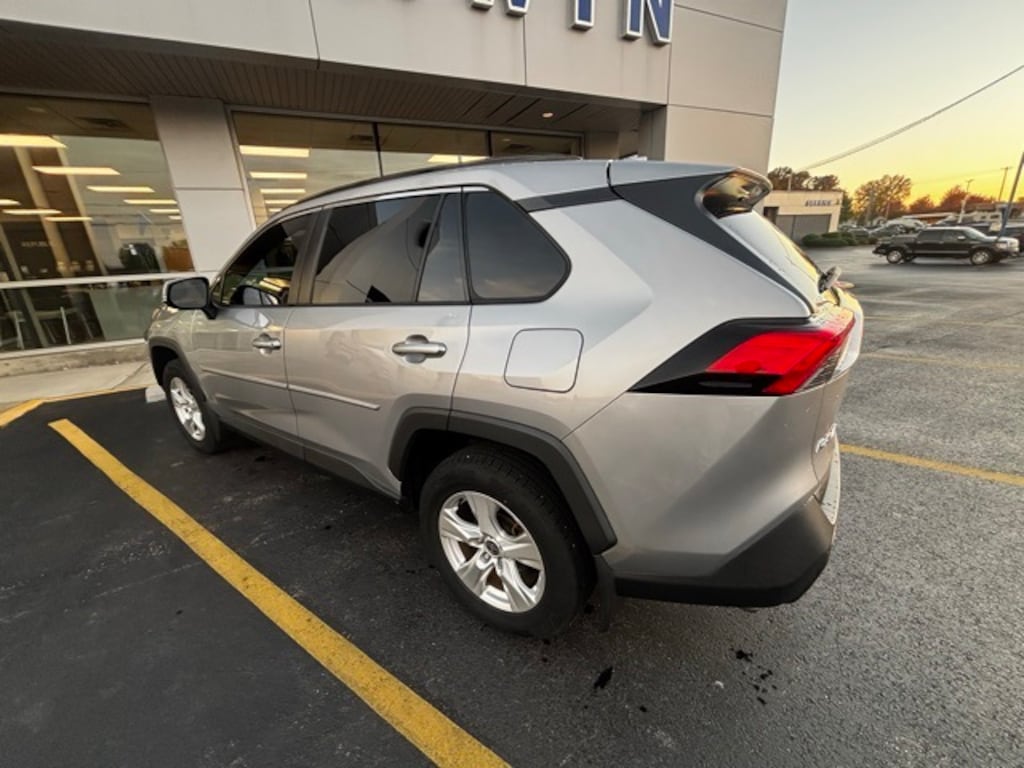 Used 2021 Toyota RAV4 XLE SUV