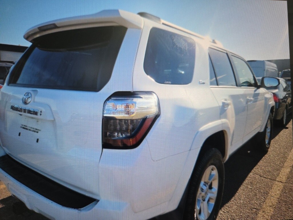 2024 Toyota 4Runner SR5 Premium photo 3