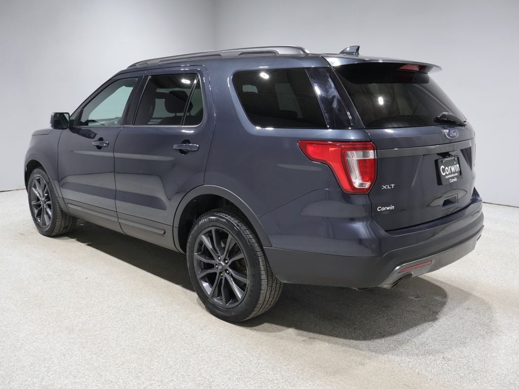 2017 Ford Explorer XLT photo 3