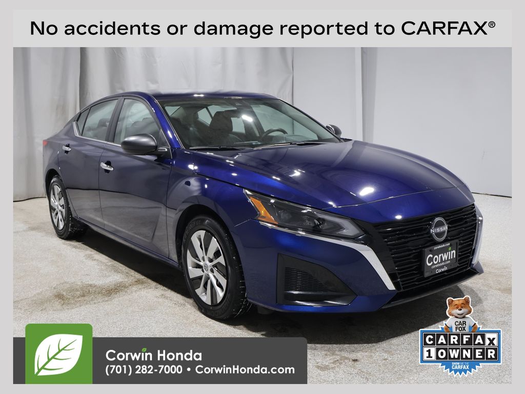 2024 Nissan Altima S's photo