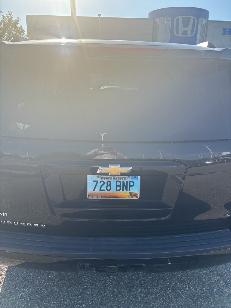 2020 Chevrolet Suburban LT photo 2
