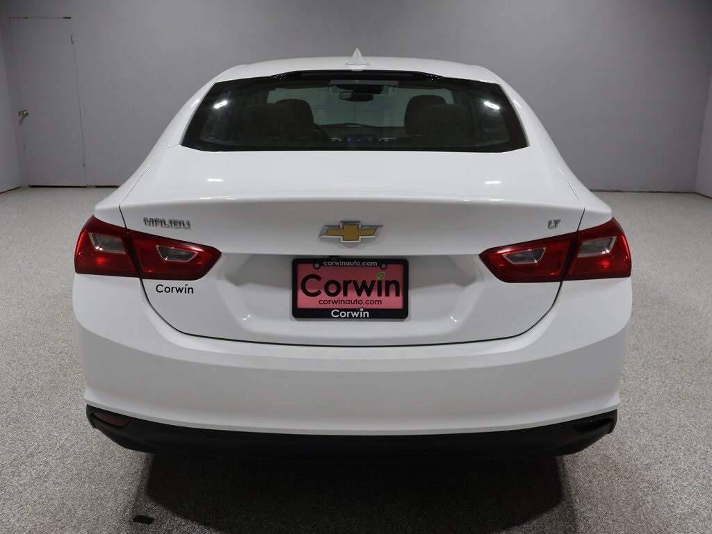 2023 Chevrolet Malibu 1LT photo 3