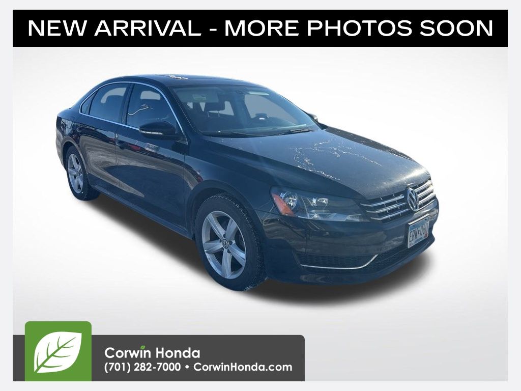 2012 Volkswagen Passat SE's photo