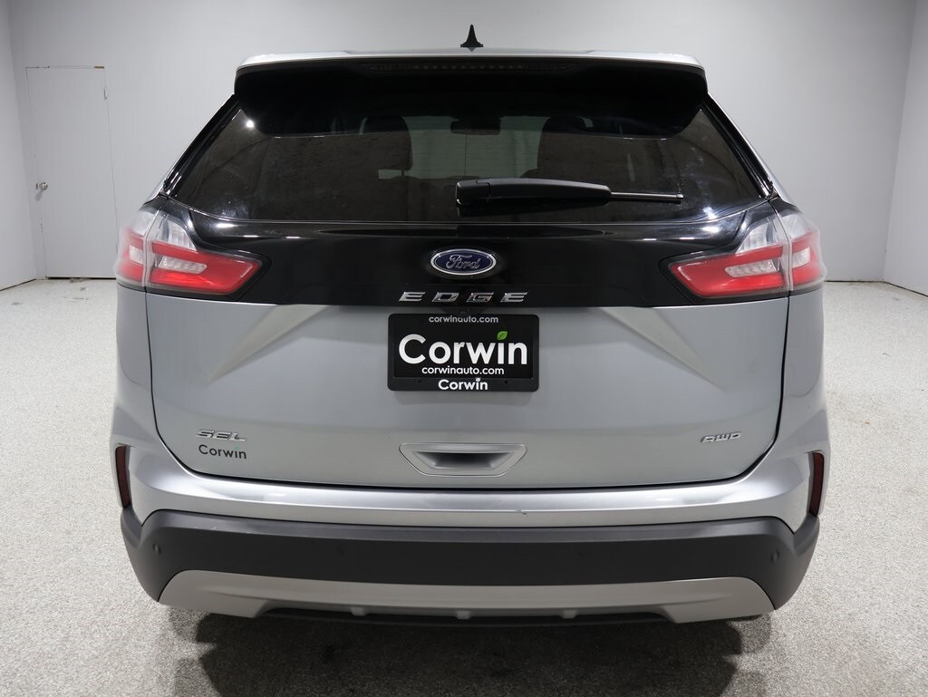 2024 Ford Edge SEL photo 3