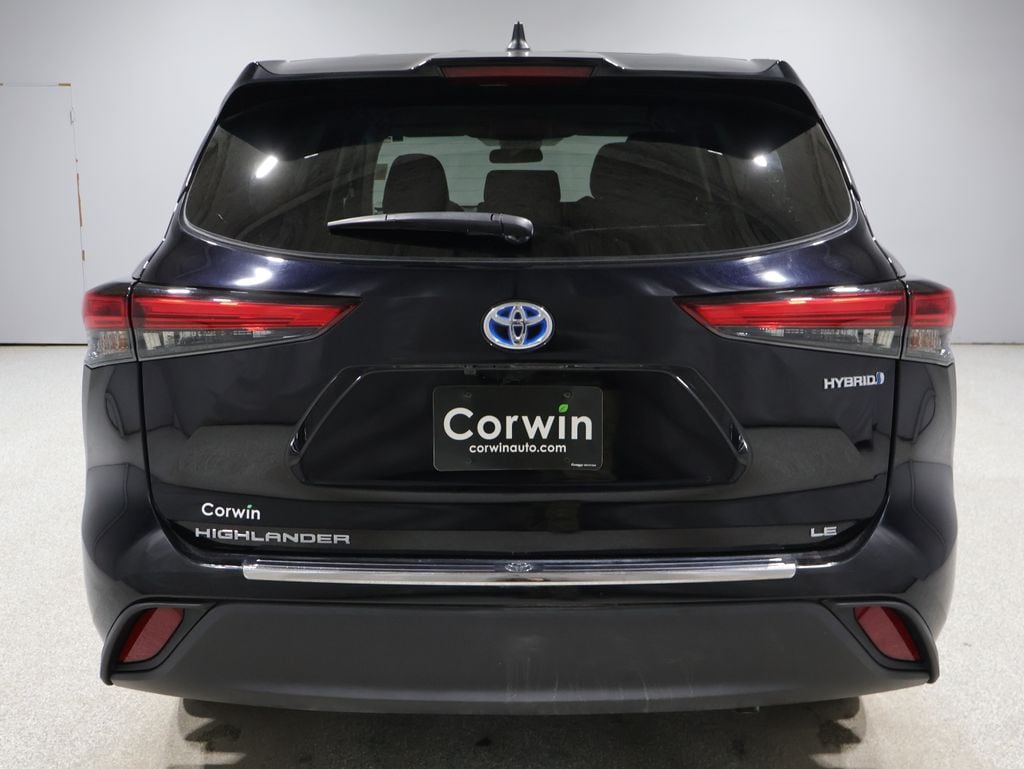 2023 Toyota Highlander Hybrid LE photo 3