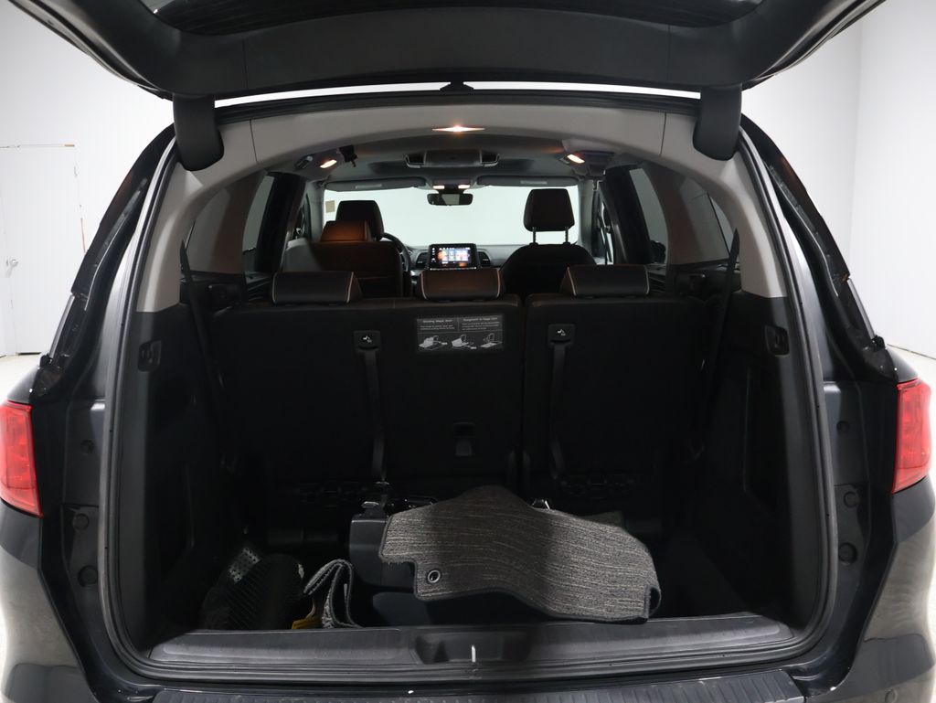 2022 Honda Odyssey Elite photo 2