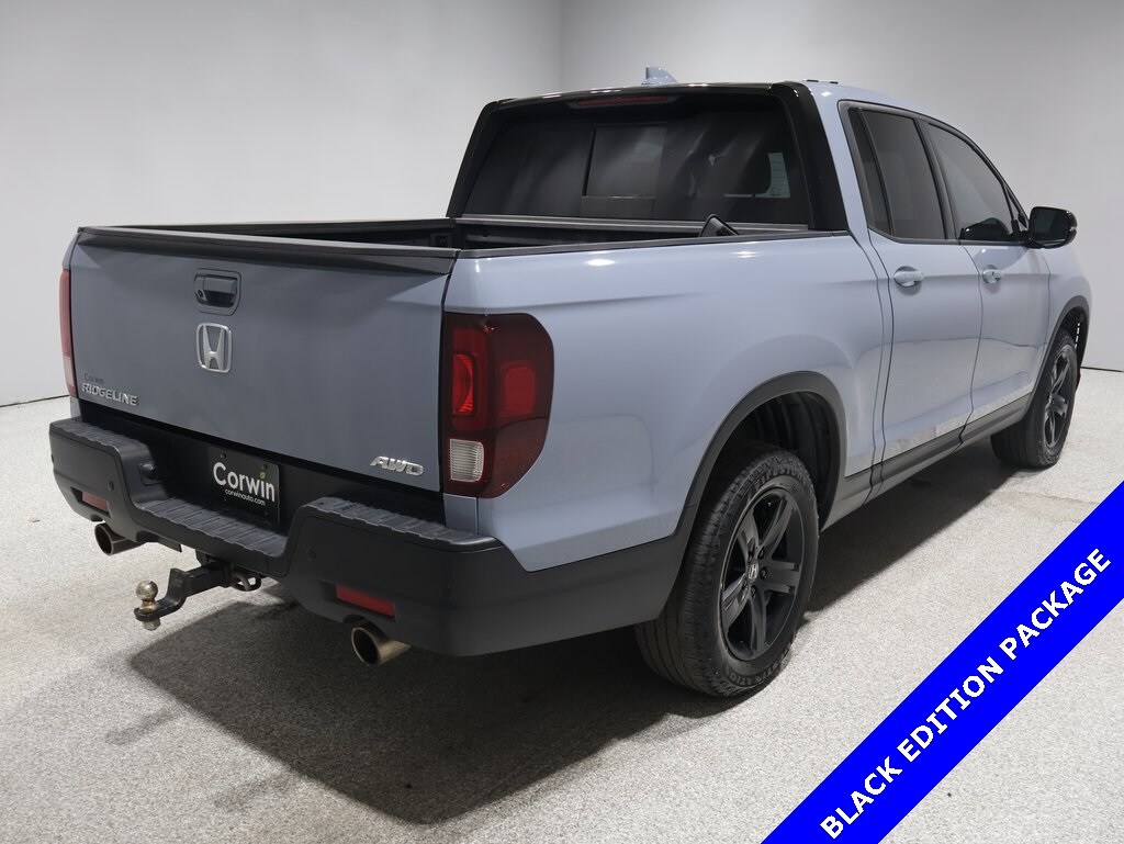 2022 Honda Ridgeline Black Edition photo 2