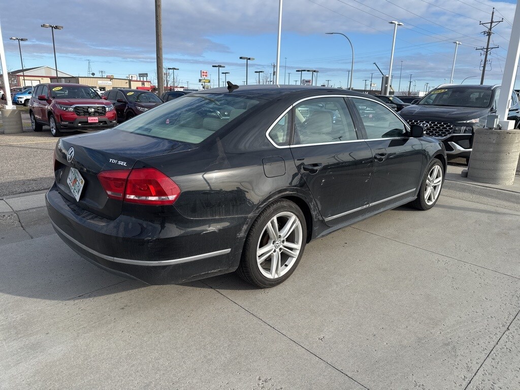 2013 Volkswagen Passat TDI SEL Premium photo 2