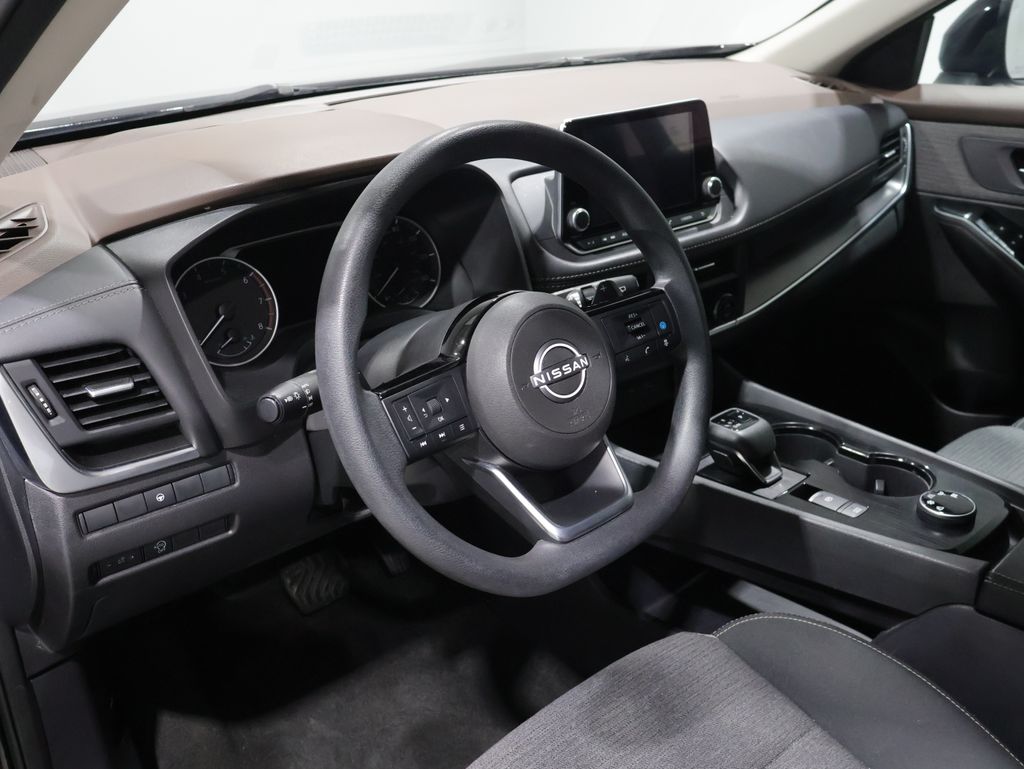 2023 Nissan Rogue SV - Photo 16
