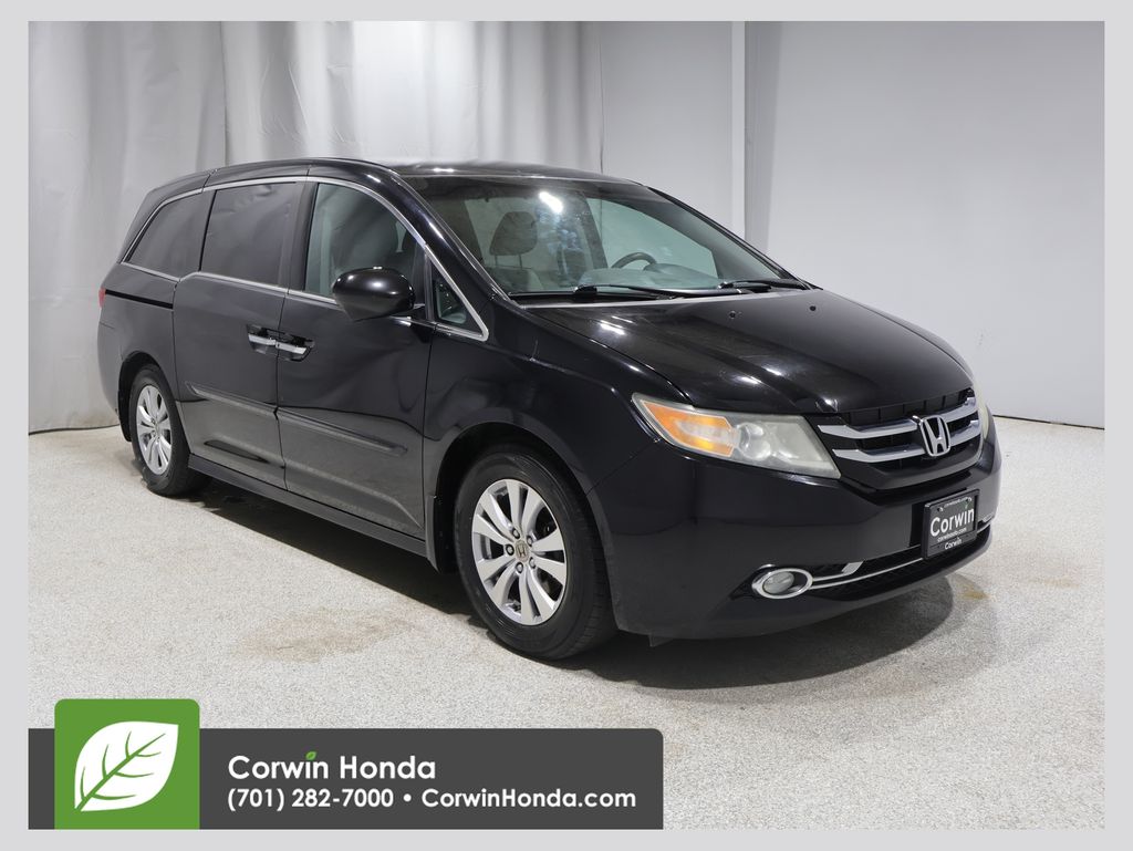 2016 Honda Odyssey SE's photo