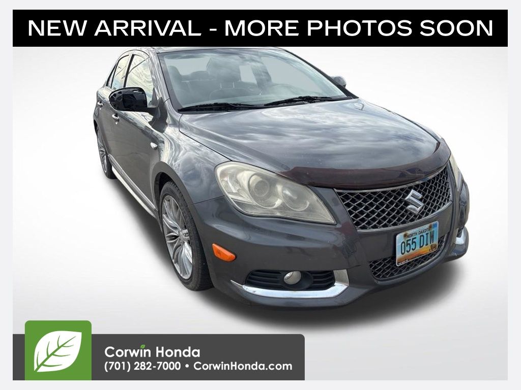 2012 Suzuki Kizashi's photo