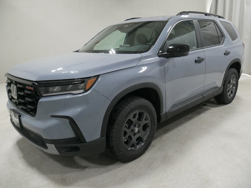 2025 Honda Pilot TrailSport photo 3