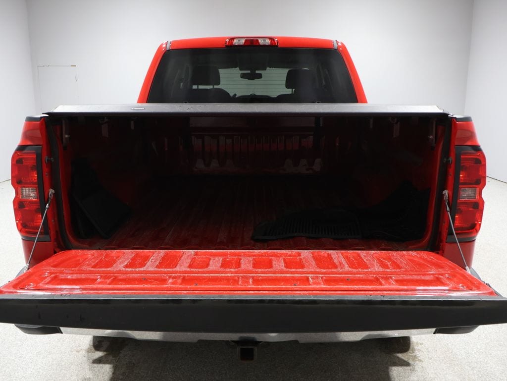 2016 Chevrolet Silverado 1500 LT photo 3