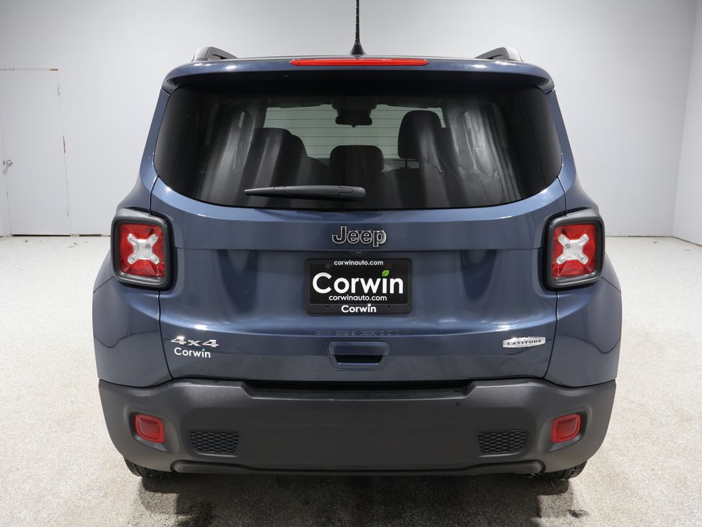 2022 Jeep Renegade Latitude photo 2