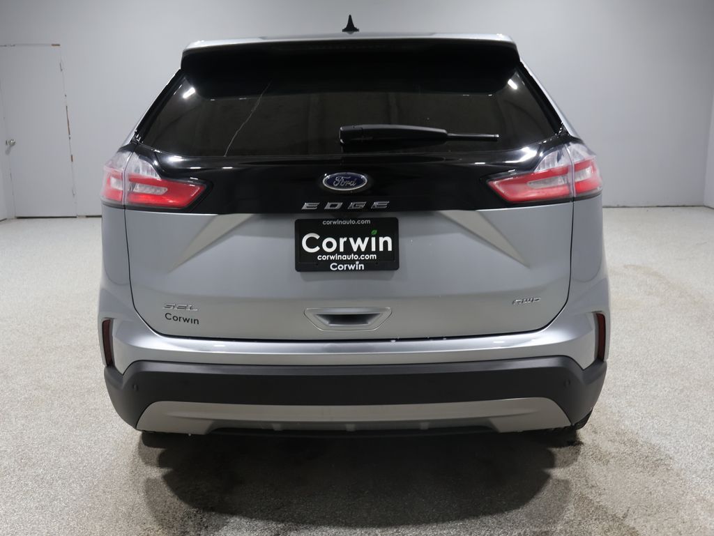2023 Ford Edge SEL photo 3