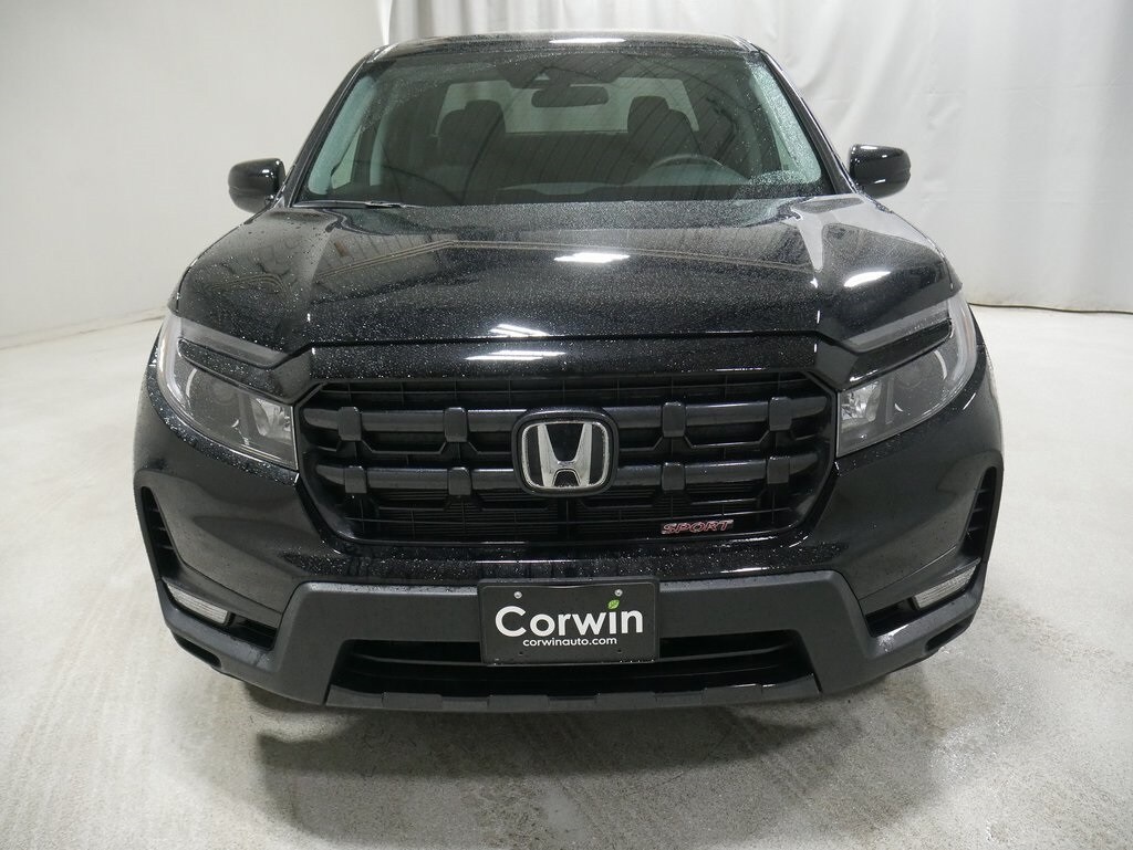 2025 Honda Ridgeline Sport photo 2