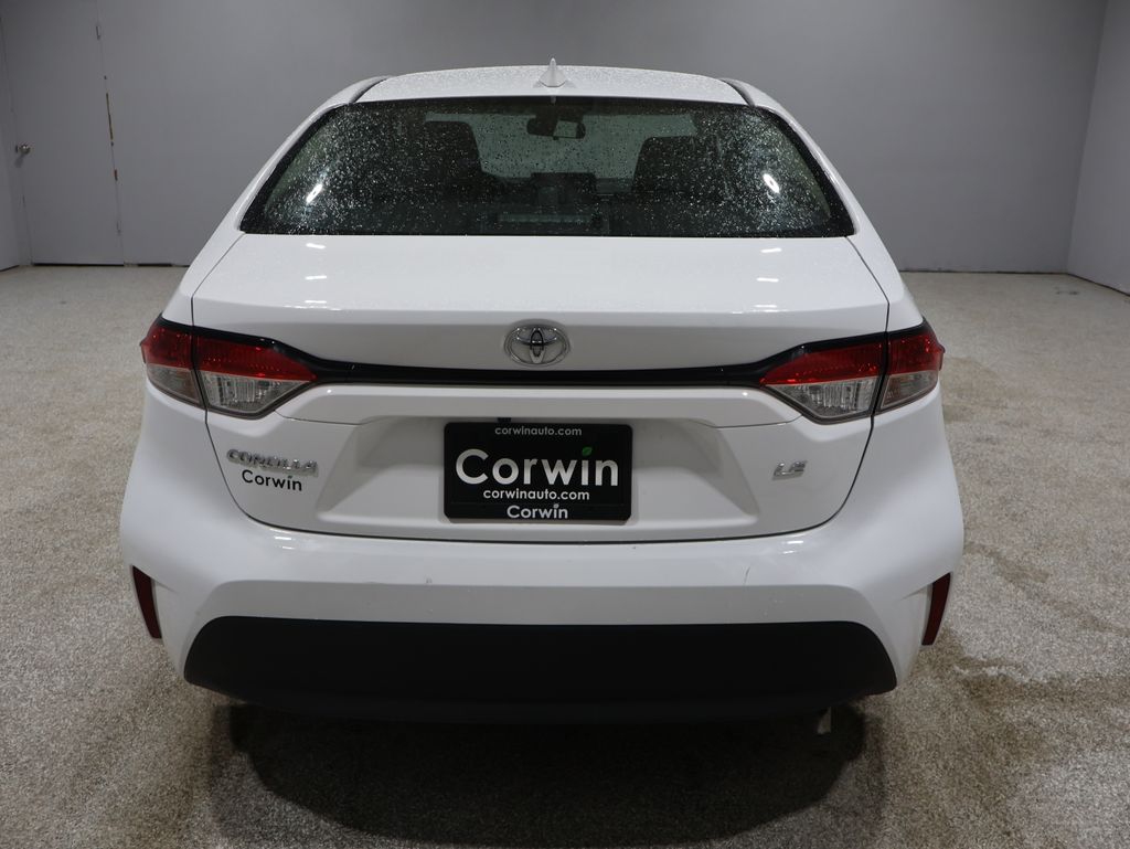 2025 Toyota Corolla LE photo 3