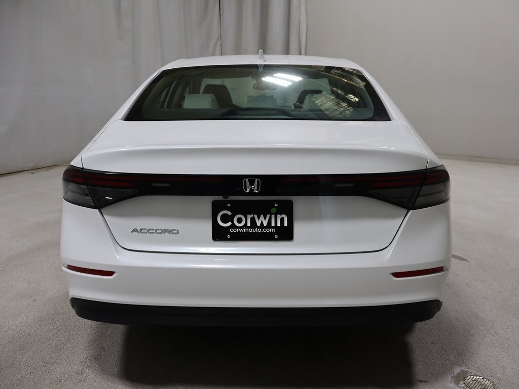 2025 Honda Accord LX photo 3