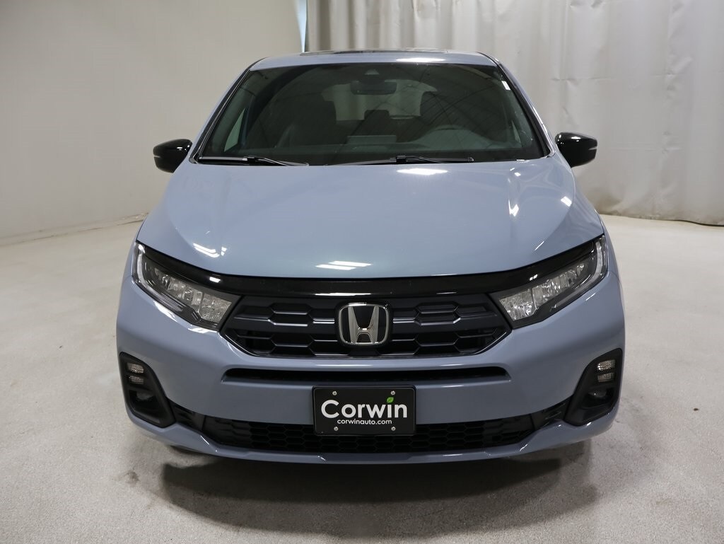 2026 Honda Odyssey photo 2