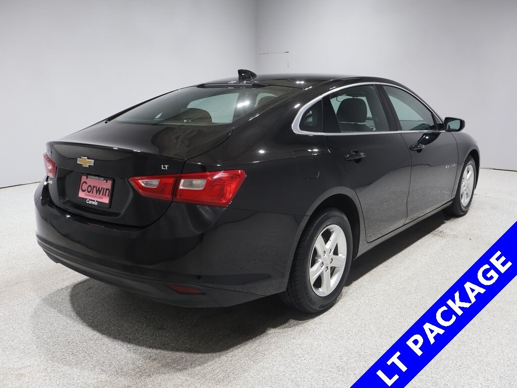 2023 Chevrolet Malibu 1LT photo 2