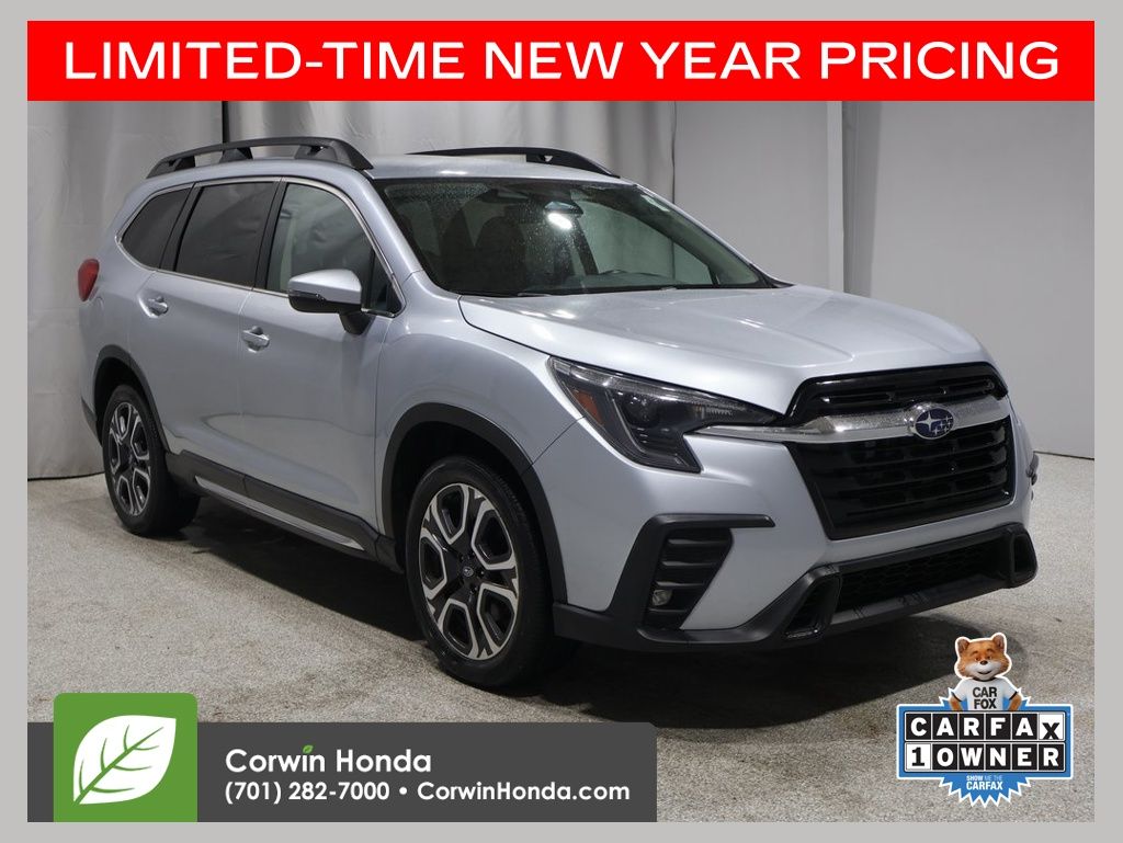 2023 Subaru Ascent Limited's photo