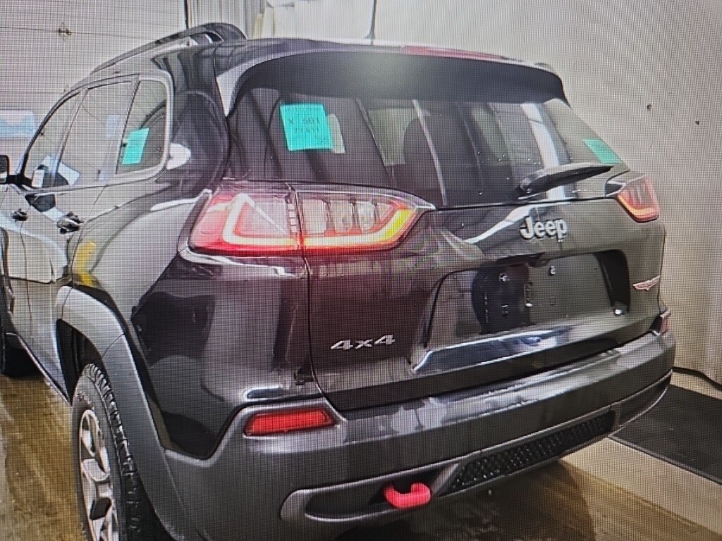 2022 Jeep Cherokee Trailhawk photo 3