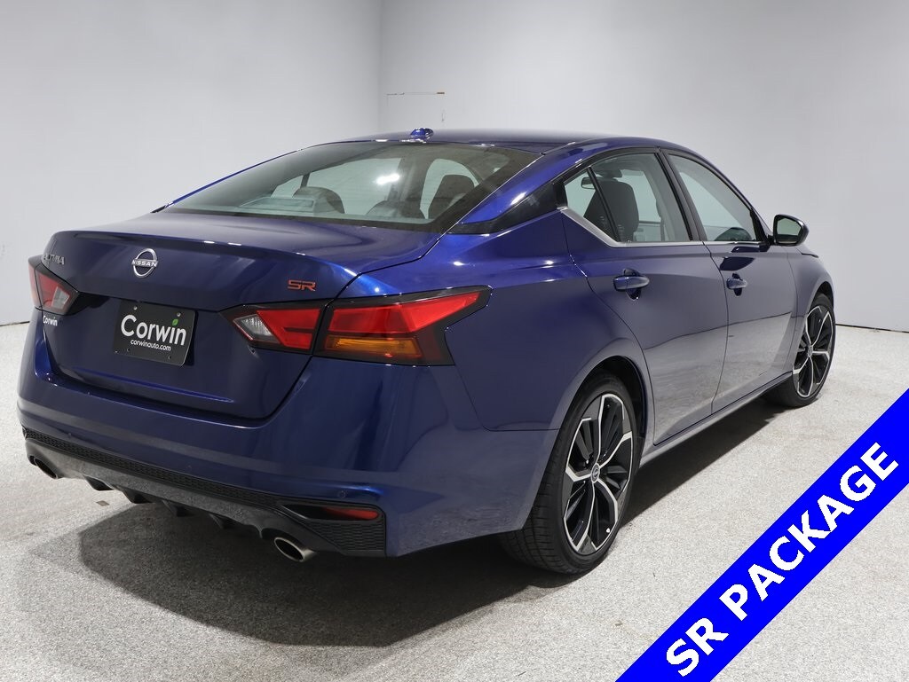 2024 Nissan Altima 2.5 SR photo 2