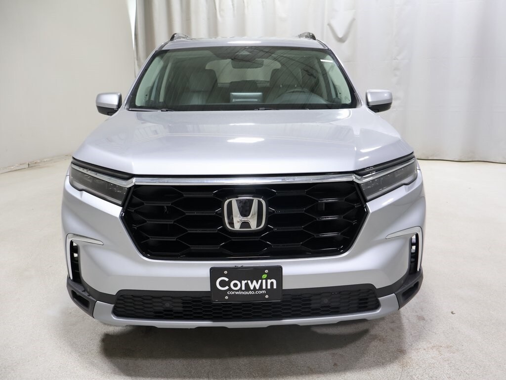2025 Honda Pilot Touring photo 2