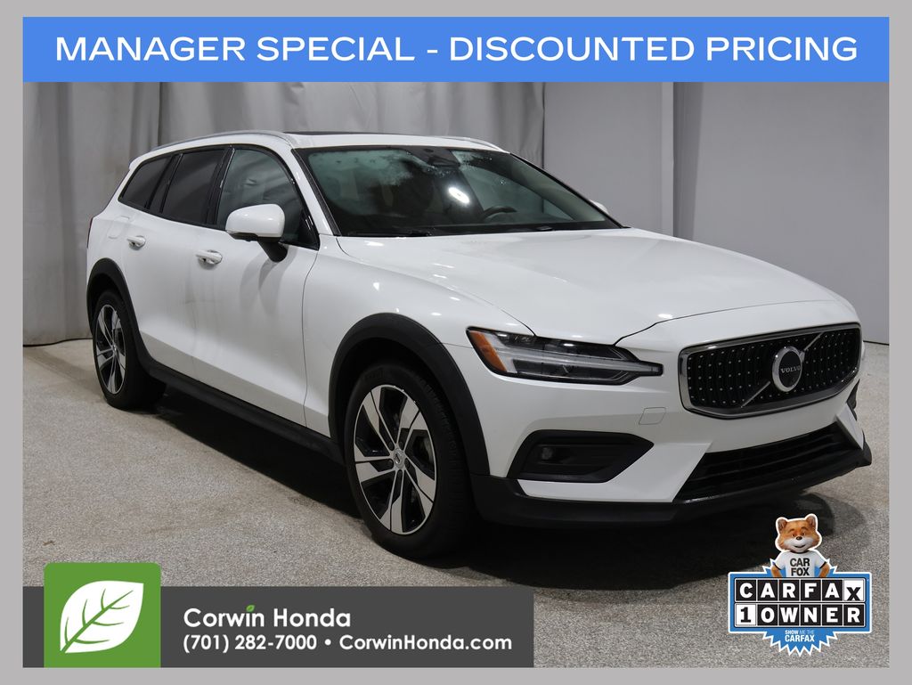 2025 Volvo V60 Cross Country