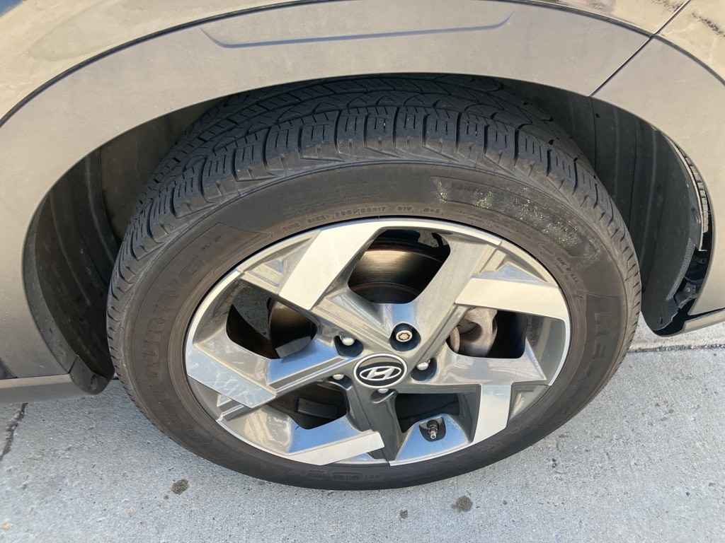 Used 2022 Hyundai Venue SEL with VIN KMHRC8A36NU143391 for sale in Fargo, ND
