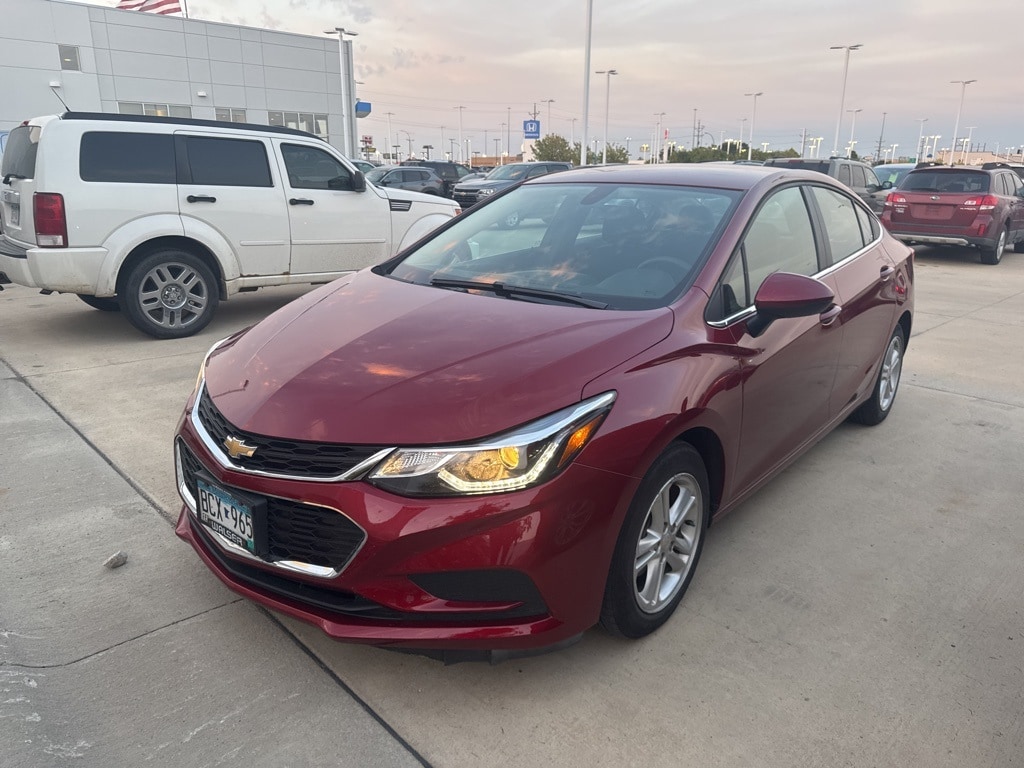 Used 2018 Chevrolet Cruze LT with VIN 1G1BE5SM6J7150509 for sale in Fargo, ND