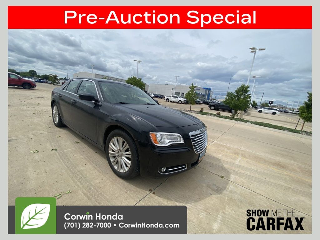 2013 Chrysler 300 -'s photo