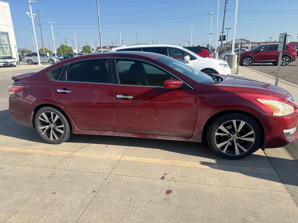 Used 2014 Nissan Altima S with VIN 1N4AL3AP8EC127003 for sale in Fargo, ND