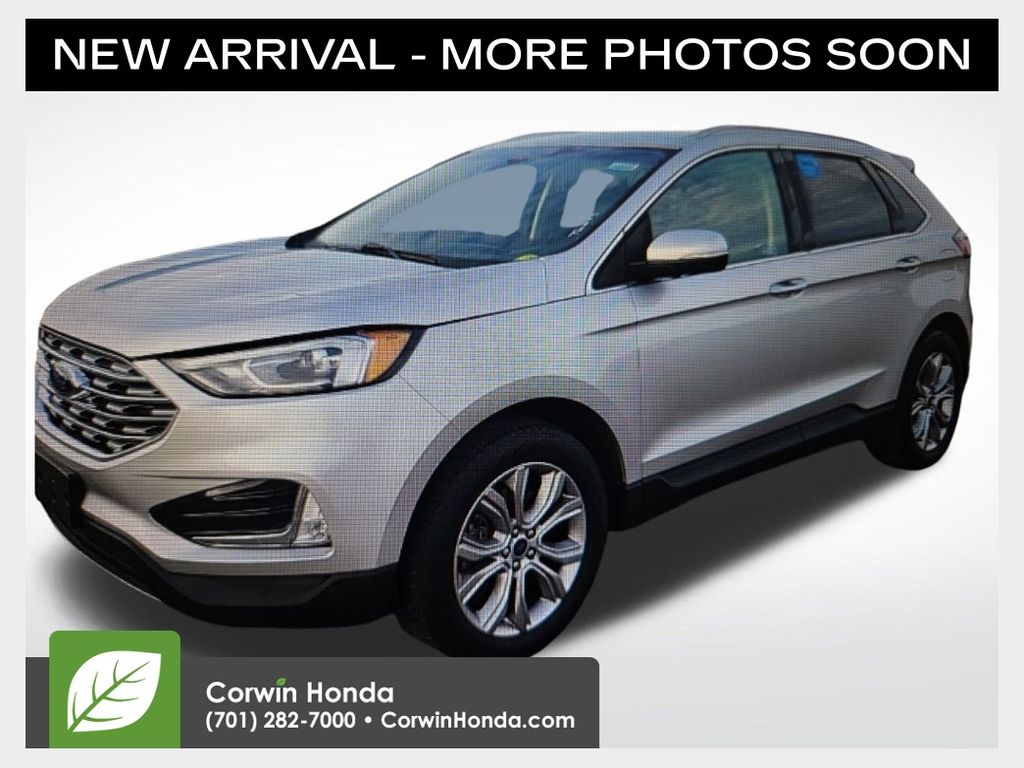 2019 Ford Edge Titanium's photo