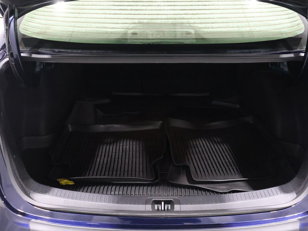 2025 Toyota Corolla Hybrid LE photo 4