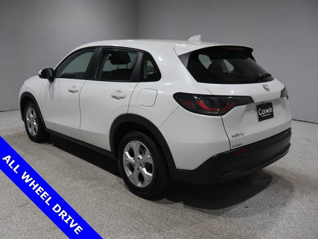 2025 Honda HR-V LX photo 3