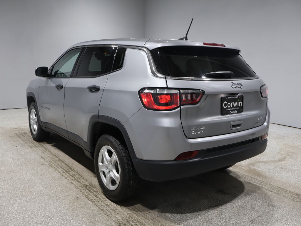 2022 Jeep Compass Sport photo 4