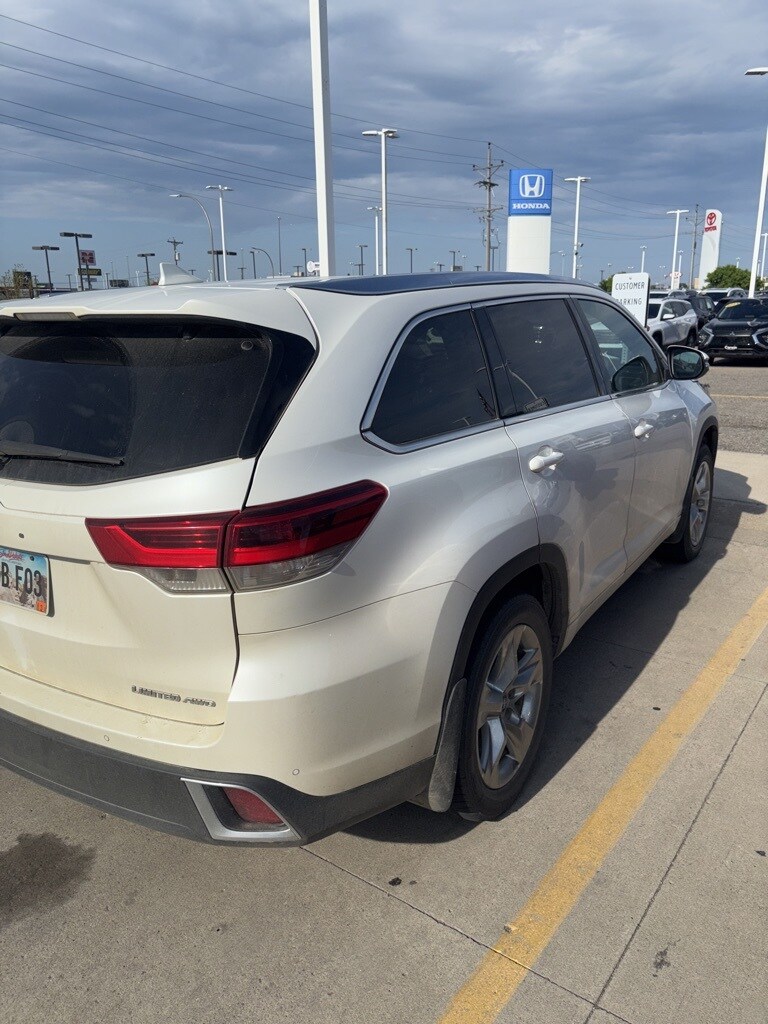 2019 Toyota Highlander Limited photo 3