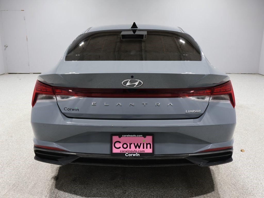 2023 Hyundai Elantra Limited photo 3