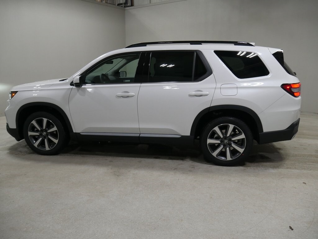 2025 Honda Pilot Touring photo 4