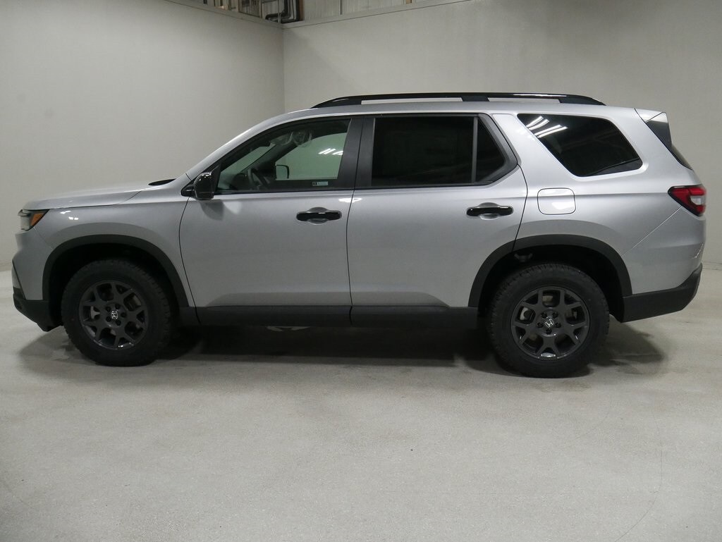 2025 Honda Pilot TrailSport photo 4