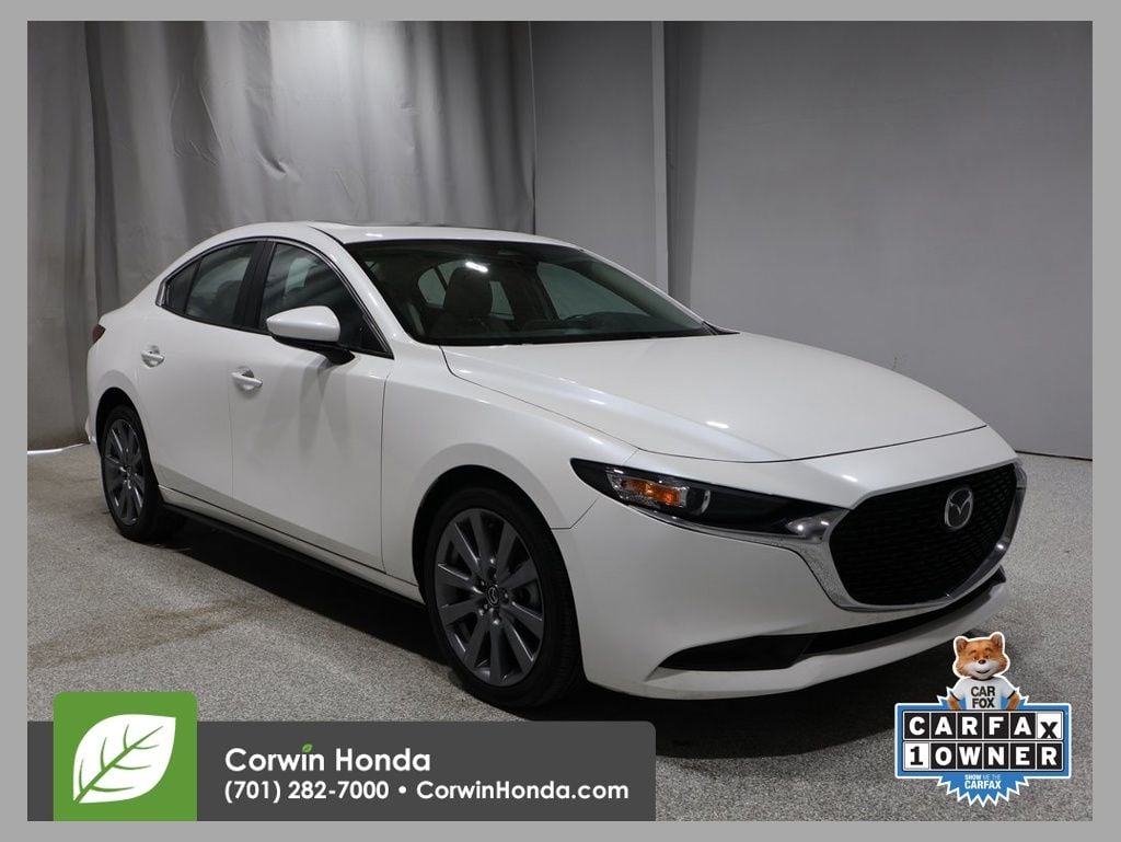 2025 Mazda Mazda3 Preferred's photo