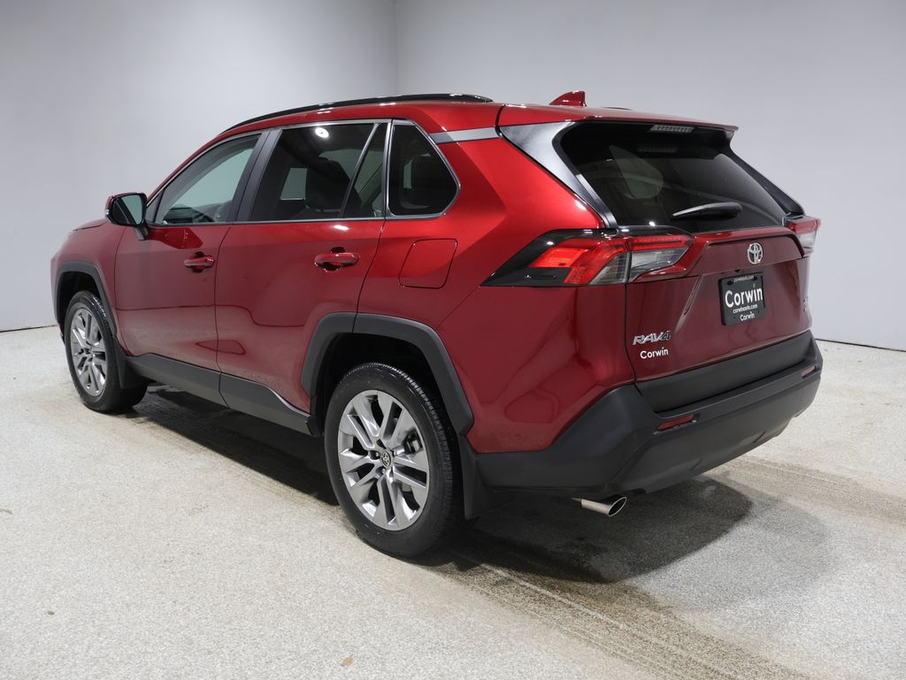 2025 Toyota RAV4 XLE Premium photo 4