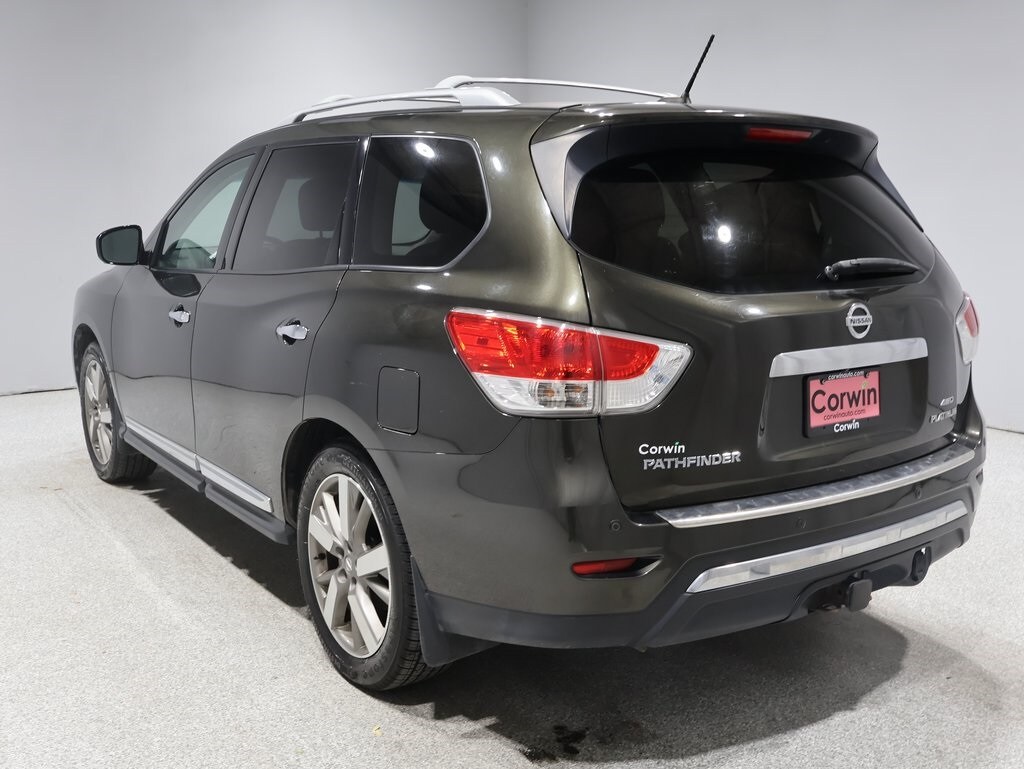 2015 Nissan Pathfinder Platinum photo 4