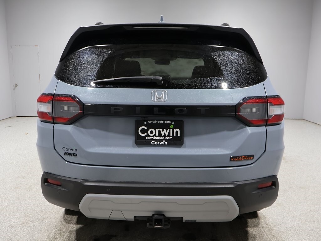 2024 Honda Pilot TrailSport photo 2