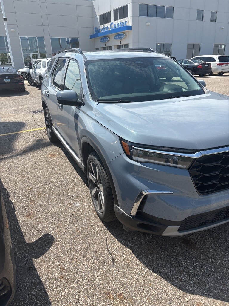 2024 Honda Pilot Elite photo 2