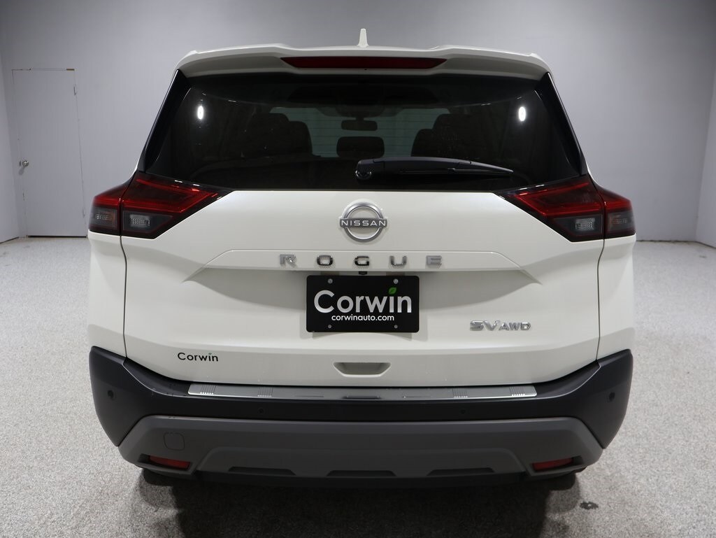 2023 Nissan Rogue SV photo 3