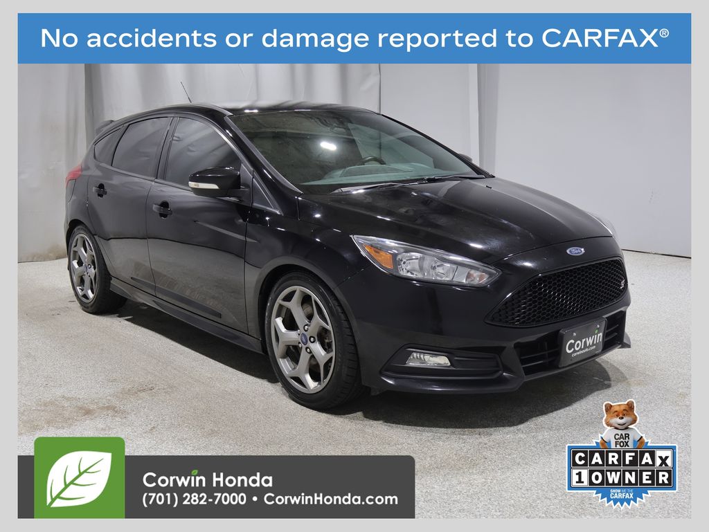 2018 Ford Focus Hatch ST's photo