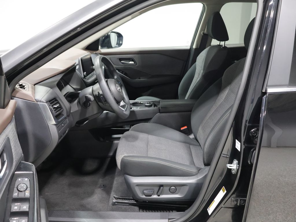 2023 Nissan Rogue SV - Photo 10